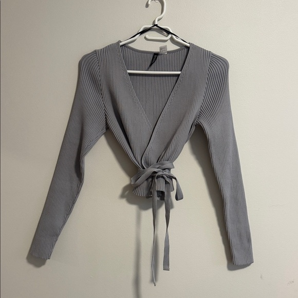 Light Gray Ribbed Sweater Top - Picture 1 of 7